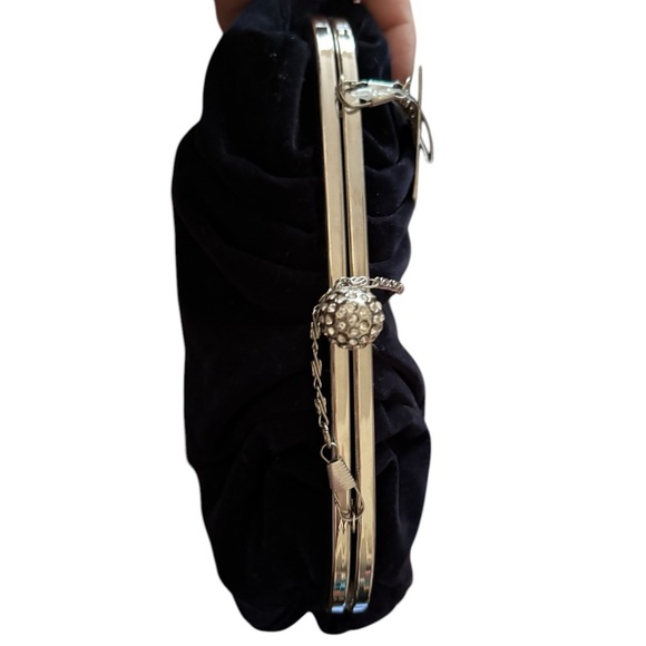 NWT Elegant Navy d’Margeaux Wristlet Clutch - Picture 4 of 12